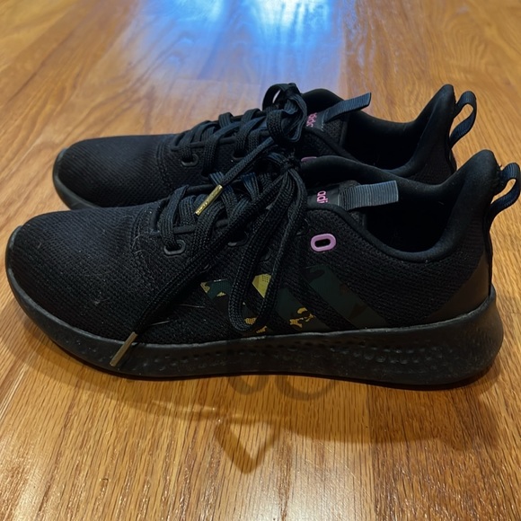 EUC Women’s Adidas Cloudfoam Sneakers - Picture 3 of 13